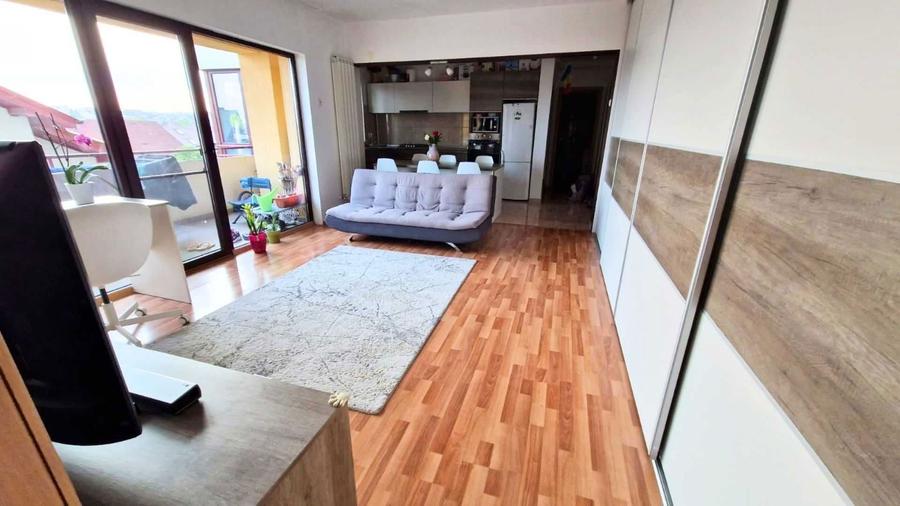 Apartament de vanzare, 3 camere, bloc cu piscina Pitesti - 8