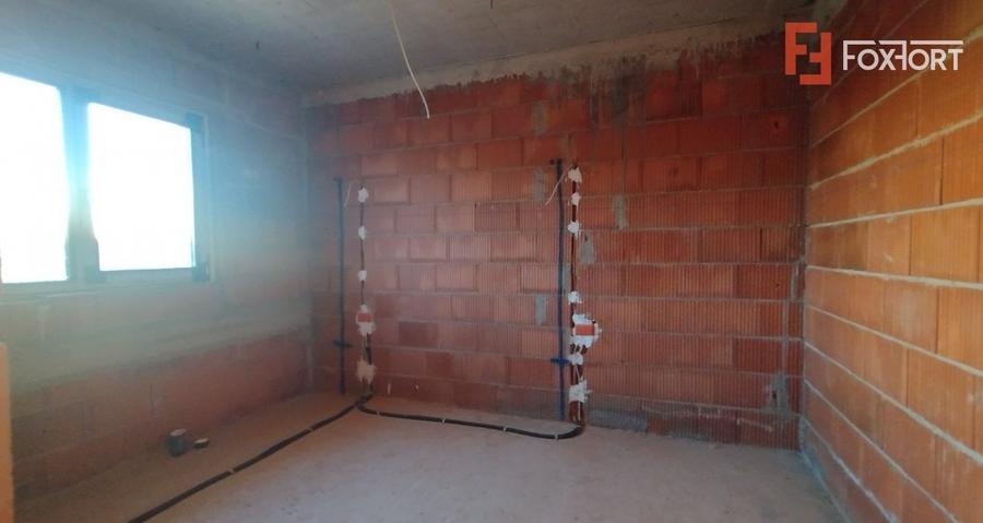 Duplex 5 camere, Becicherecu Mic - Garaj, terasa, Interior la Rosu - 15