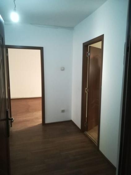 De vanzare Apartament 3 camere Bobocica Vitan - 2
