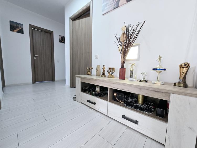 Vila tip duplex MOBILATA SI UTILATA - 4 camere - 2 bai - str asfaltata - 5