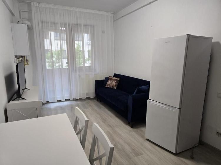 Apartament cu 2 camere semidecomandat, mobilat în Serele Vișoianu