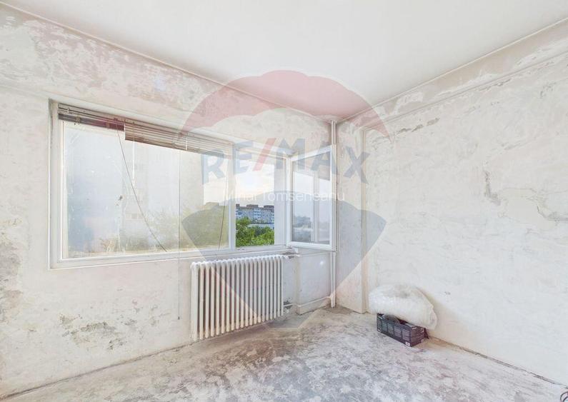 Apartament cu 3 camere in bloc reabilitat in zona Valea I... Apartament cu 3 camere in bloc reabilitat in zona Valea I...