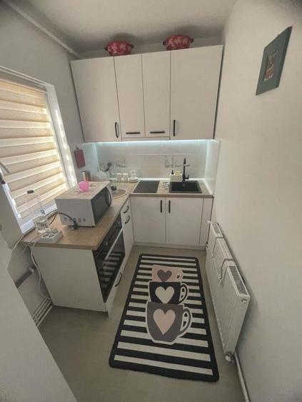 Garsoniera de vanzare, etaj intermediar, cart. 1 Mai - 9