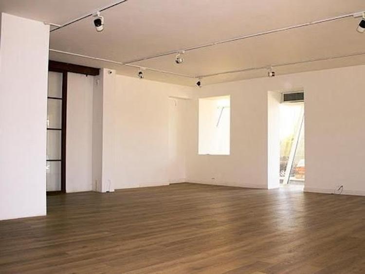 Spațiu comercial, de 1,072 mp, în Jiului