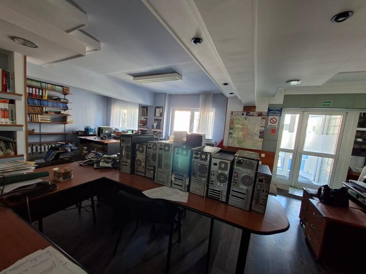 De vanzare 4 camere, ideal birouri - 3