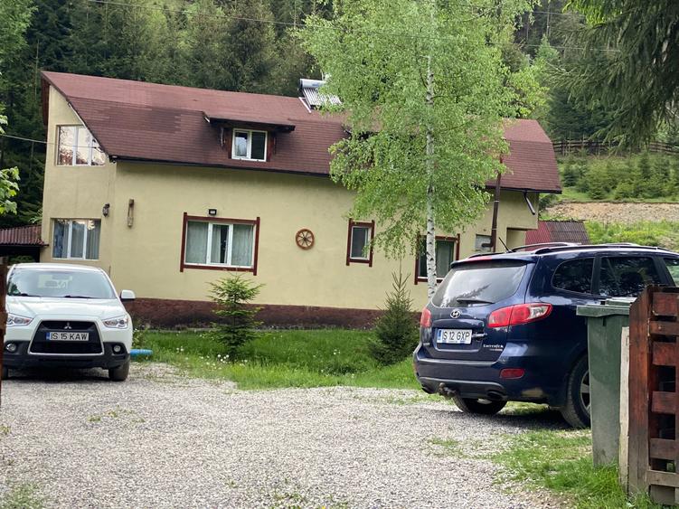 Casă cu 5 camere cu Teren 1371 Mp în Ortoaia
