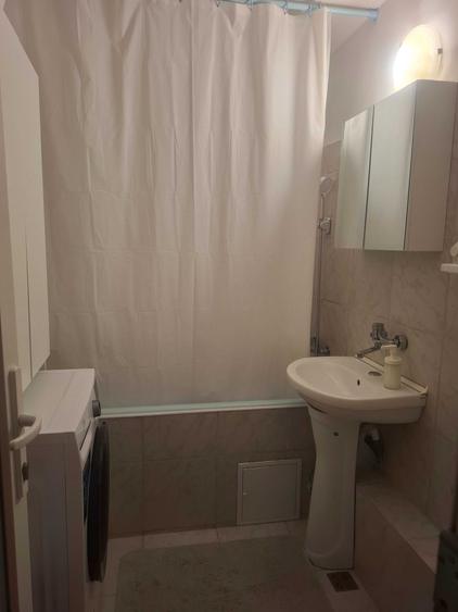 Apartament cu 2 camere decomandat în Lacul Tei