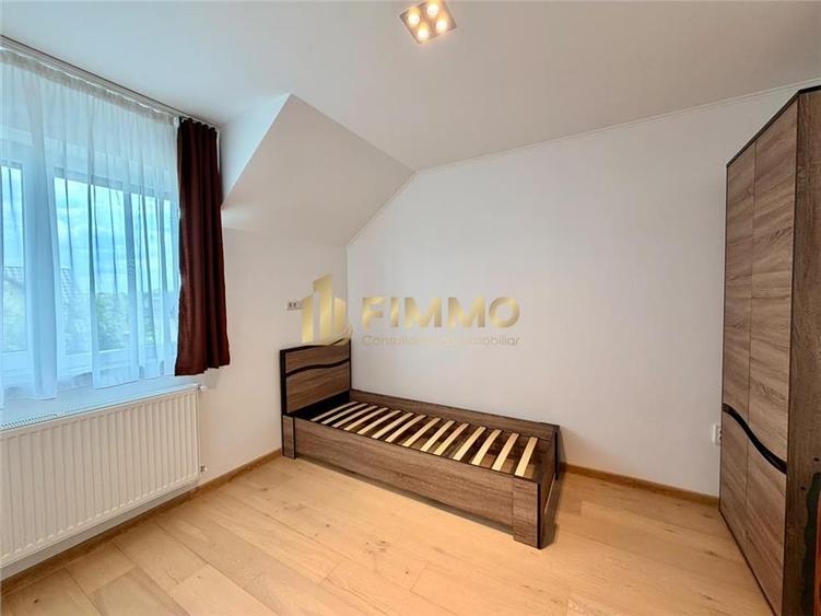 Duplex cu 3 camere cu Canalizare în Est