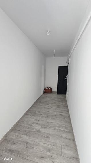 Apartament cu 3 camere în Apărătorii Patriei