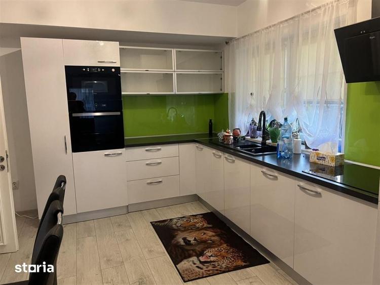 Casă cu 5 camere cu Teren 300 Mp în Florești