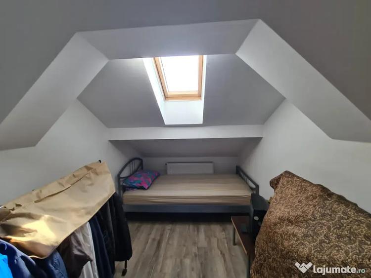 Apartament cu 4 camere decomandat, mobilat în Sărari
