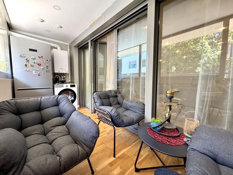 Apartament cu 3 camere semidecomandat în Băneasa