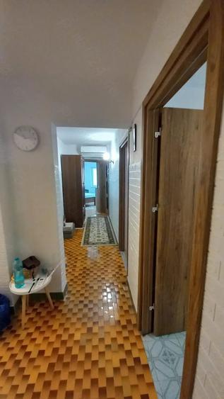 Apartament cu 3 camere decomandat în Casa de Cultură