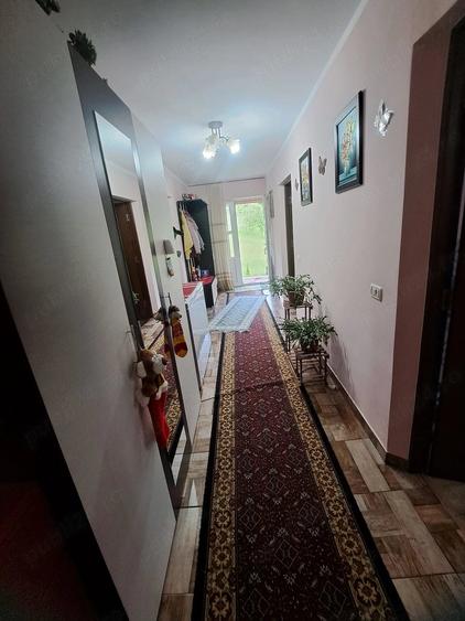Casă cu 1 camere cu Teren 687 Mp în Vest