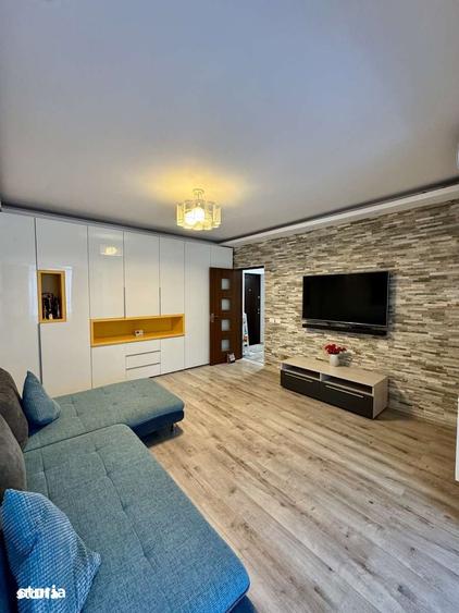 Apartament cu 2 camere decomandat în Metalurgiei