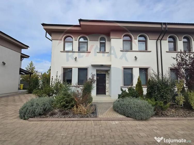 Casă cu 5 camere cu Teren 300 Mp în Ferme