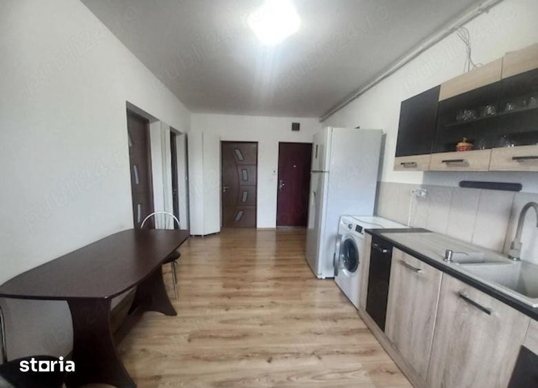 Apartament cu 3 camere decomandat în Sud