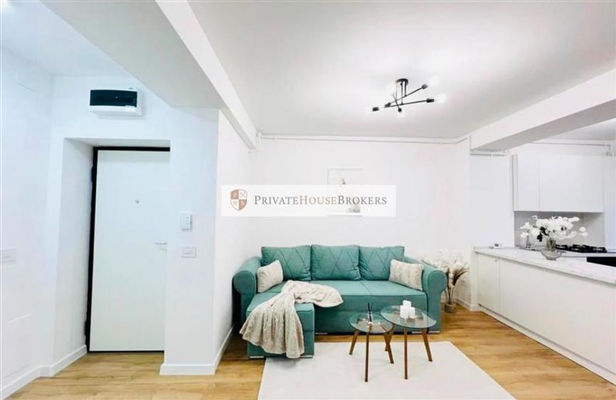 Apartament cu 2 camere semidecomandat, mobilat în Pipera
