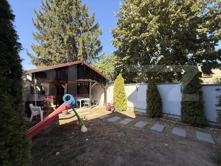 Casă individuală cu 5 camere cu Canalizare în Central