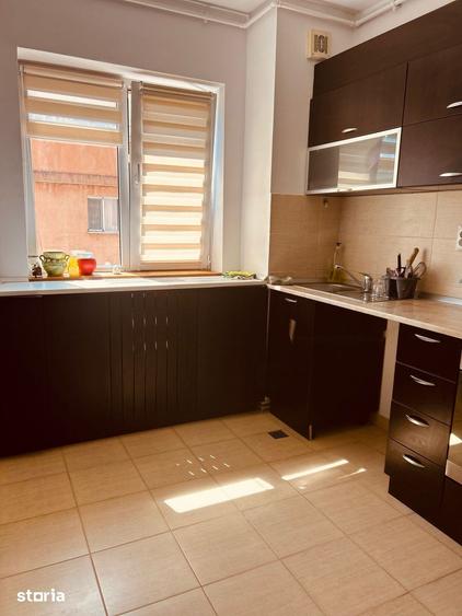 Apartament cu 3 camere în Tătărași