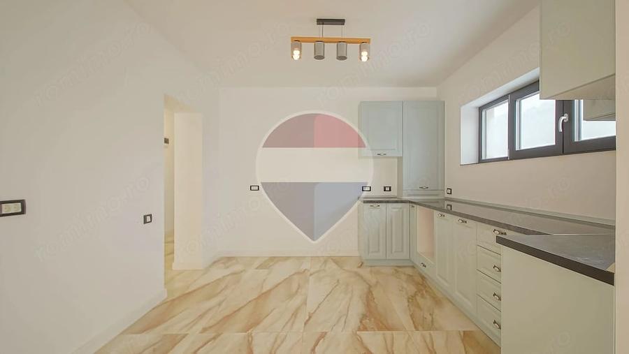 Casă cu 5 camere cu Teren 350 Mp în Bunloc