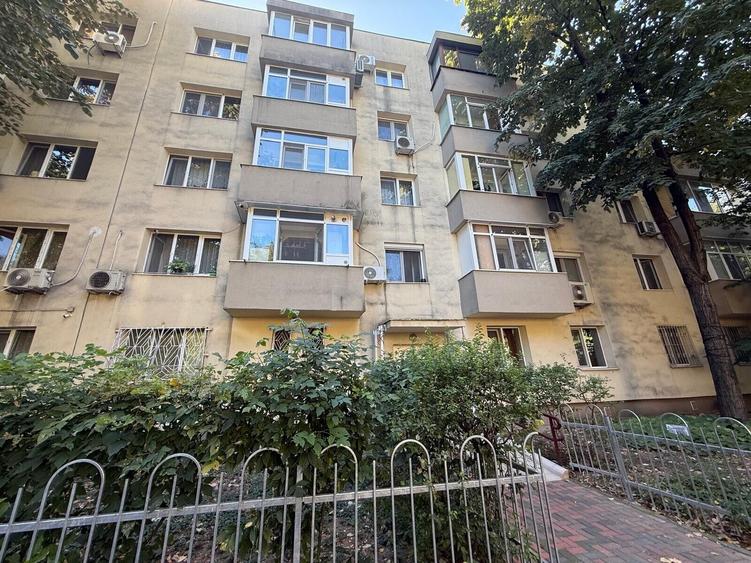 Garsonieră decomandată, mobilată în Dristor