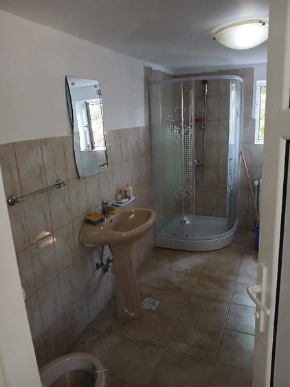 Casă cu 3 camere cu Teren 4400 Mp în Crucea