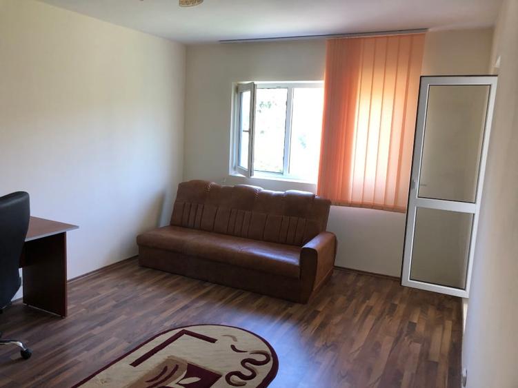 Apartament cu 2 camere decomandat, mobilat în Apărătorii Patriei