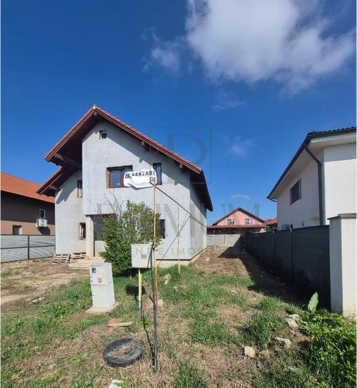 Vila individuala  - suprafata de 180mp utili -  toate utilitatile - se vinde la - 1