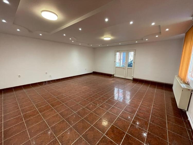 Spatiu comercial 80 mp | Strand II | Pretabil multiple activitati - 1