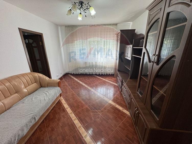 Apartament cu 3 camere de vanzare Apartament cu 3 camere de vanzare