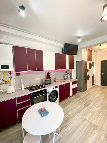 Garsoniera spatioasa -vedere  mare - 30 m de plaja  -str.B2 Nautic Mamaia Nord - 5