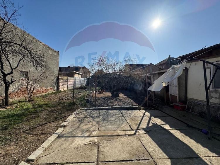 Oportunitate- 381 mp teren/ casa -str. Padurii(acces rapid la A1) - 20