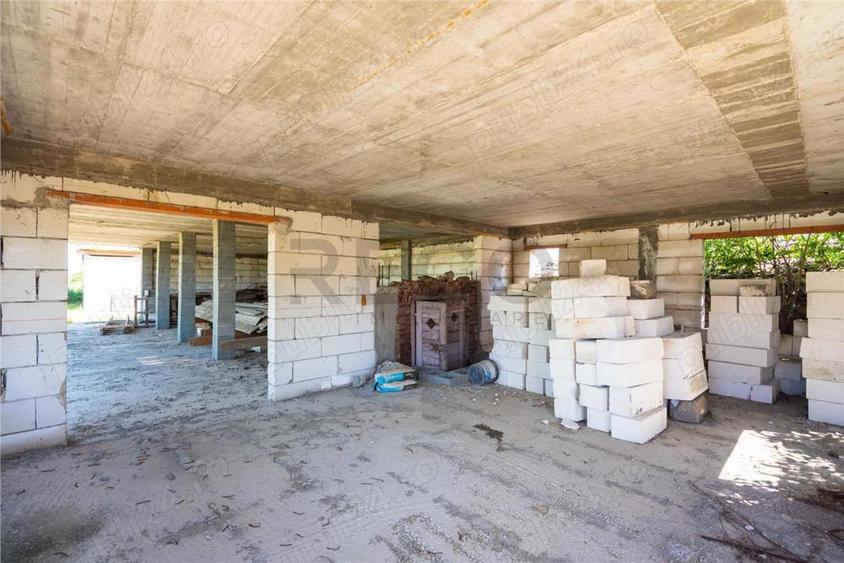 Casa veche ?i construc?ie noua - 2