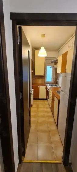 Particular inchiriez garsoniera Sun Plazza bloc anvelopat - 3