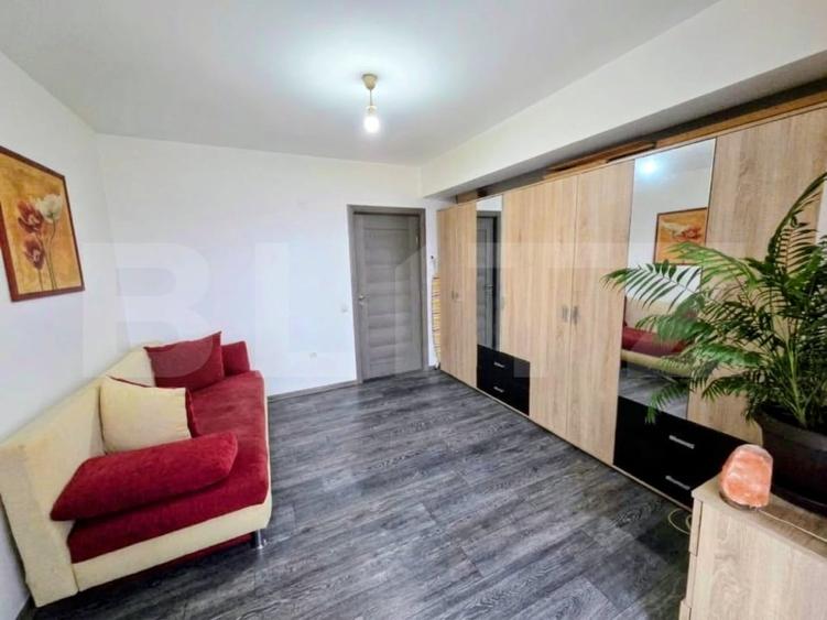 Apartament cu 2 camere semidecomandat, mobilat în Florești