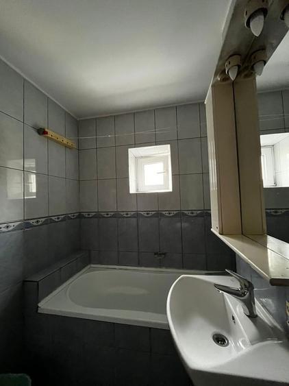 Vand/inchiriez apartament 3 camere Nicolina 1 - 2