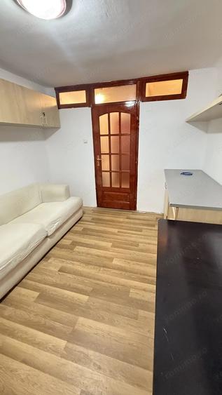 Garsoniera 1 camera de vanzare zona Decebal - 1