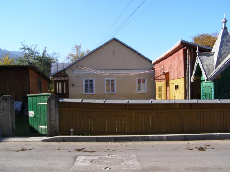 Casa 120 mp, multiple dependinte, teren 2800 mp Campulung Moldovenesc - 4