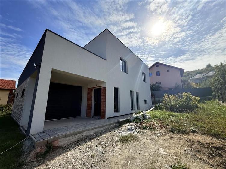 Casa  moderna  finisata  cu 550mp teren la limita Cluj Napoca cu Dezmir - 4