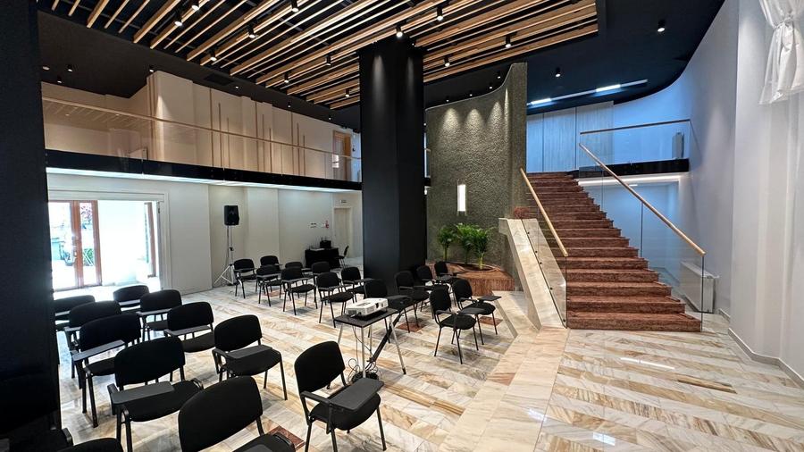 Spatiu deosebit 13 Septembrie - Palatul Parlamentului - 1