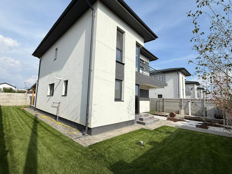 Vile individuale | 5 camere | 2 bai | Curte amenajata | Asfalt - 5