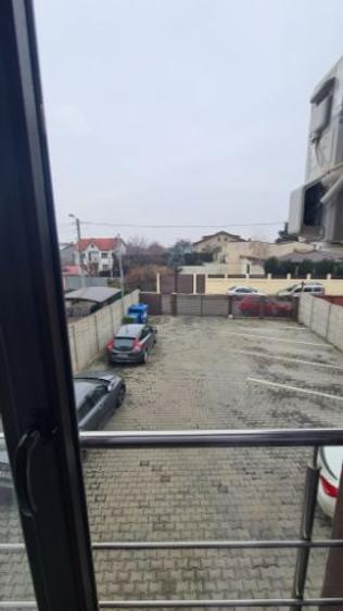 Apartament cu 3 camere semidecomandat în Republicii