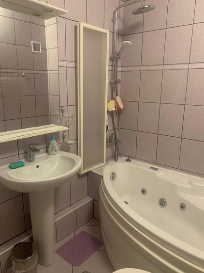 Apartament cu 3 camere decomandat, mobilat în Călărași