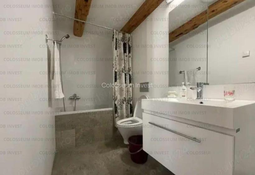 Apartament cu 3 camere in casa , decomandat - zona Centru Istoric