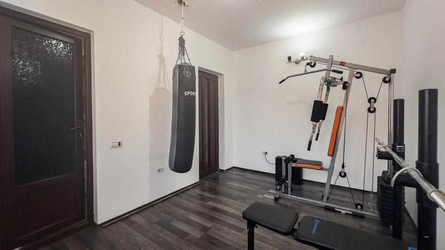 Vila D+P+1E cu 7 camere in Eforie Nord - ideal investitie sau locuinta - 17