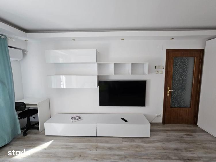 Garsoniera spa?ioasa cu balcon ?i mobilier complet - 11