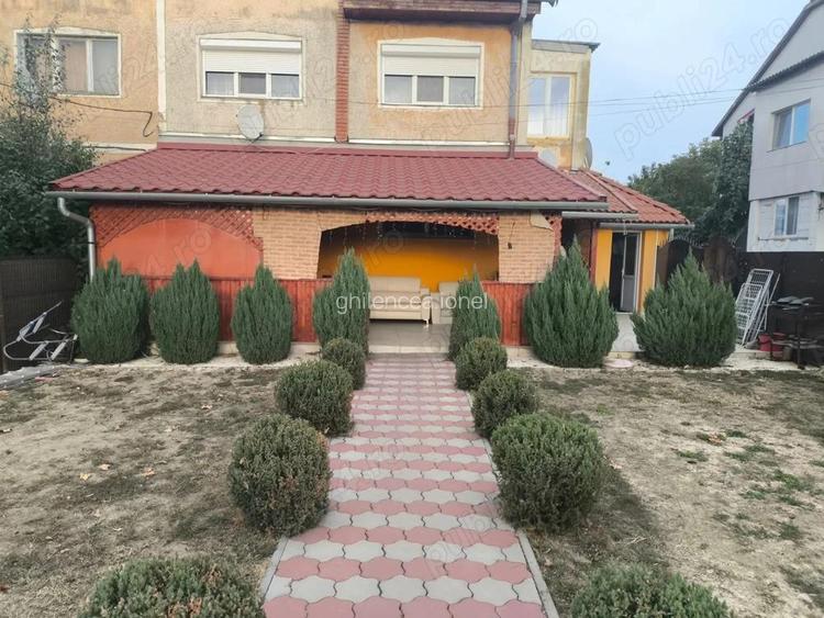 Apartament cu 3 camere la Sannicolau Mare Apartament cu 3 camere la Sannicolau Mare