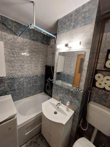 Proprietar ofer spre inchiriere apartament cu 3 camere zona Dacia - 2