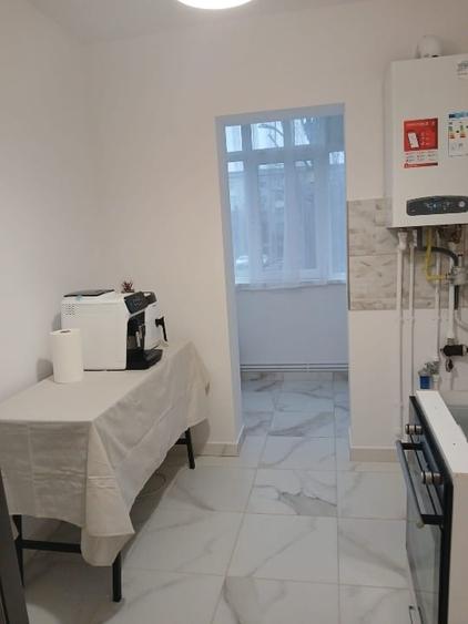 Persoana fizica, vand apartament 2 camere , et1, decomandat - 3